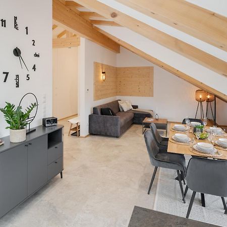 Fenjoy: Ferienapartment Mit Bergblick / Balkon / Bbq Бернау ам Кимзе Екстериор снимка