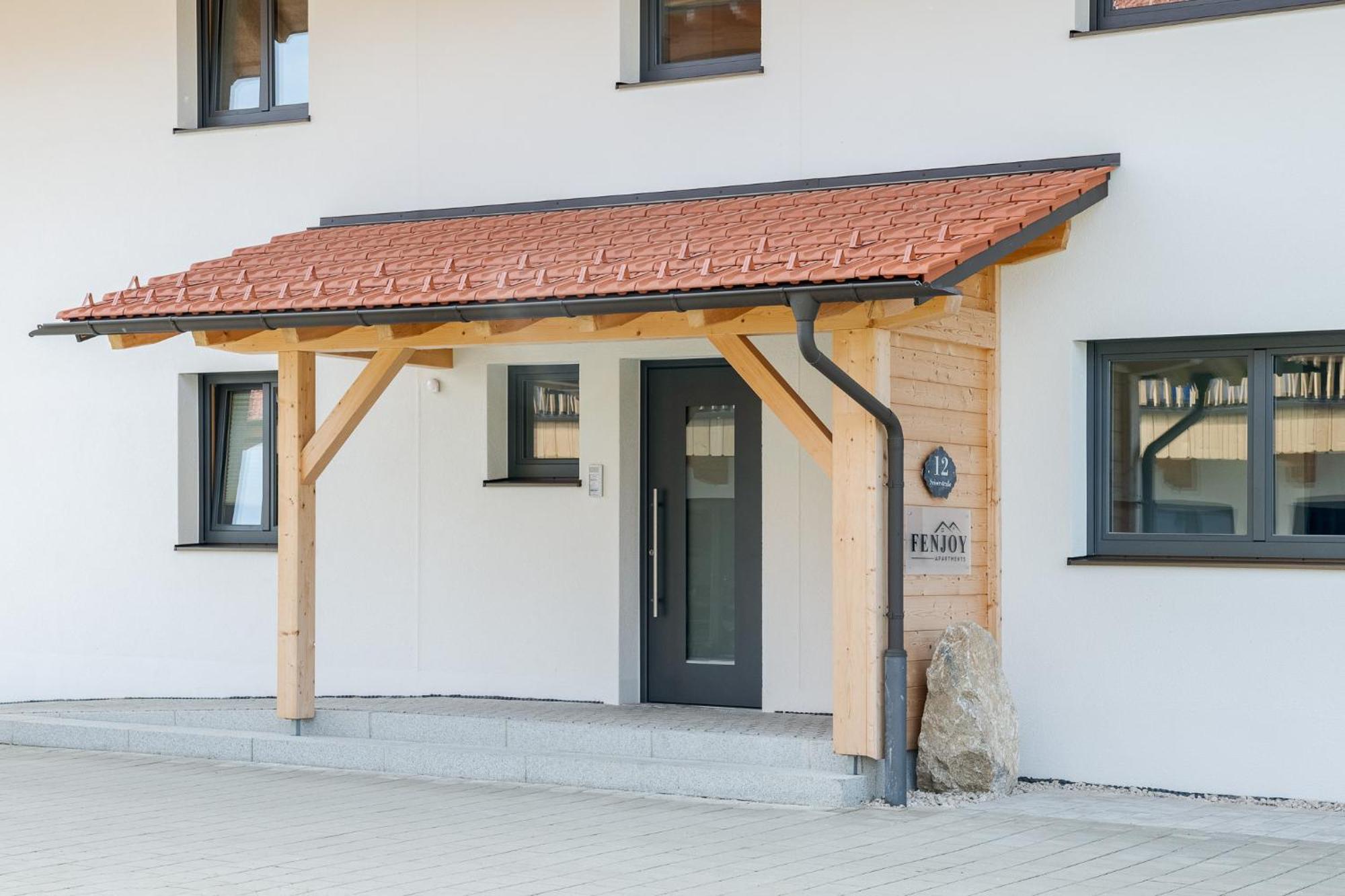 Fenjoy: Ferienapartment Mit Bergblick / Balkon / Bbq Бернау ам Кимзе Екстериор снимка