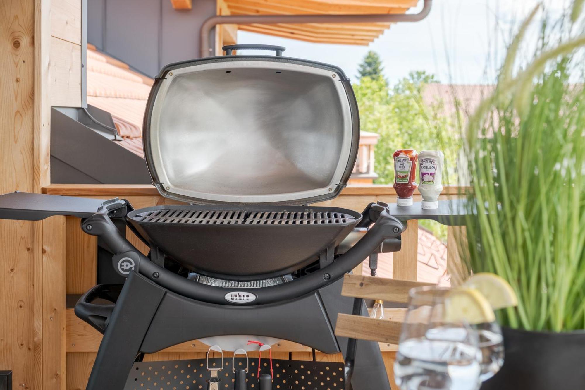 Fenjoy: Ferienapartment Mit Bergblick / Balkon / Bbq Бернау ам Кимзе Екстериор снимка